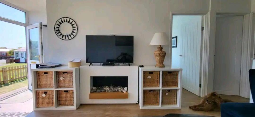 The Salty Sea Dog - Dog Friendly And 2 Minutes Walk To The Beautiful, Golden Holiday home *